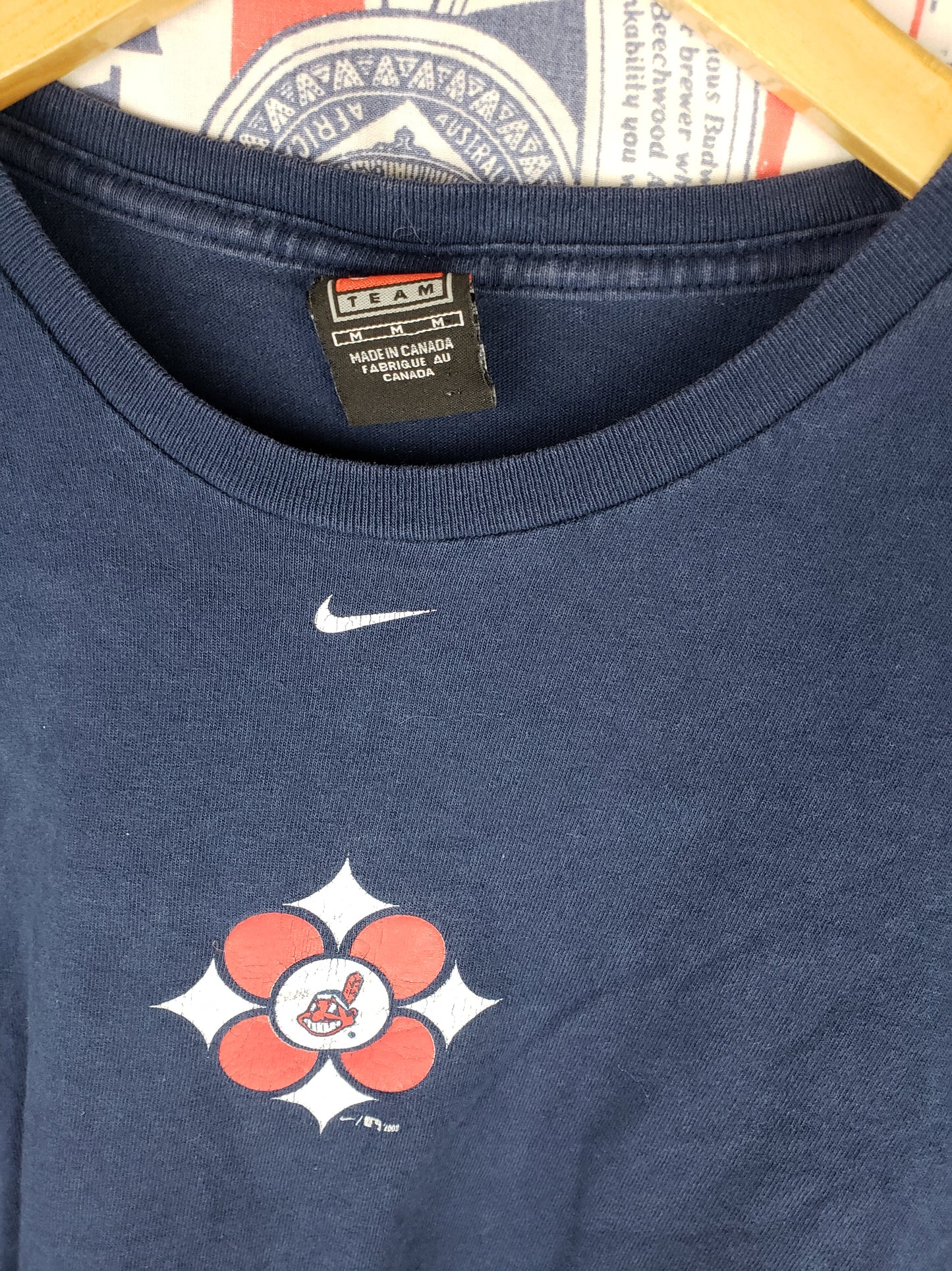 Vintage 2000s Cropped Nike Center Swoosh Cleveland Indians Shirt(21"x15")M