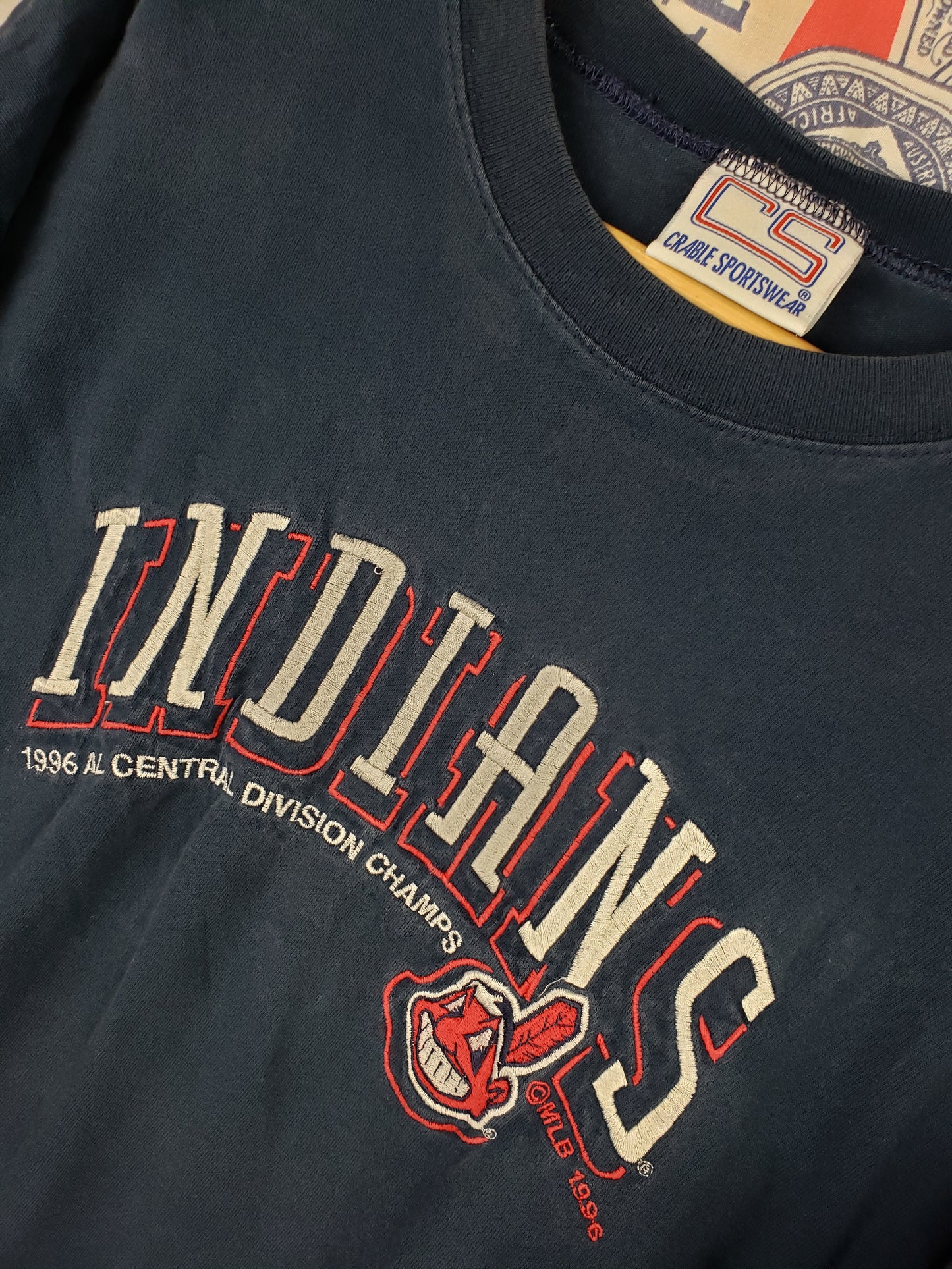 Vintage 1996 Cleveland Indians Embroidered Shirt(24"x29")XL