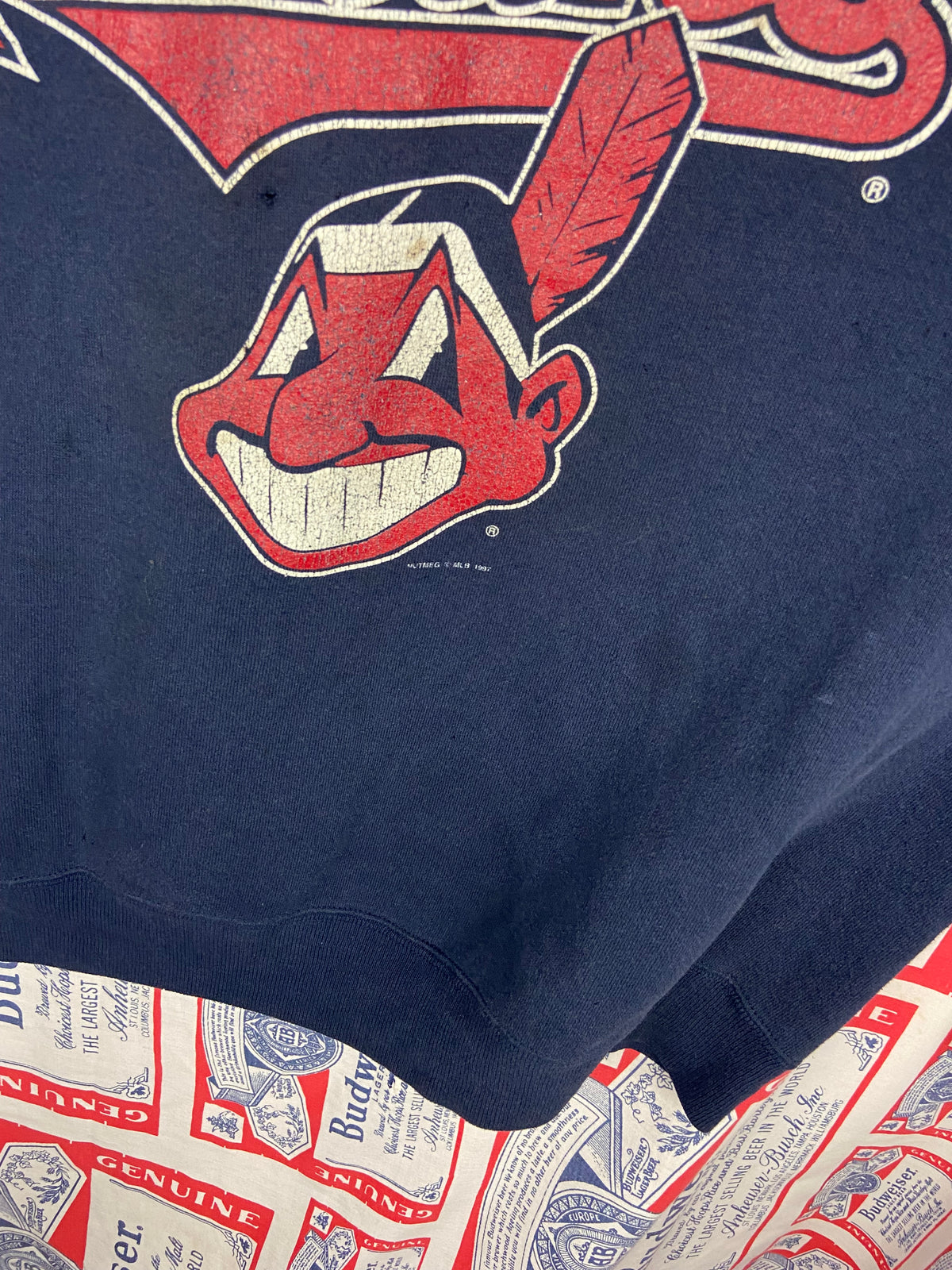 Vintage 1997 Lee Sport Distressed Cleveland Indians Crewneck XL(26”x28”)