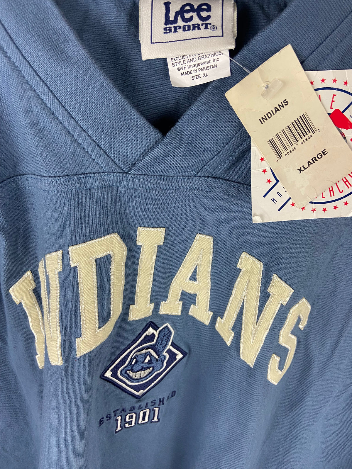 Vintage 2000s Lee Sport Cleveland Indians Embroidered Shirt NWT XL(25”x31”)