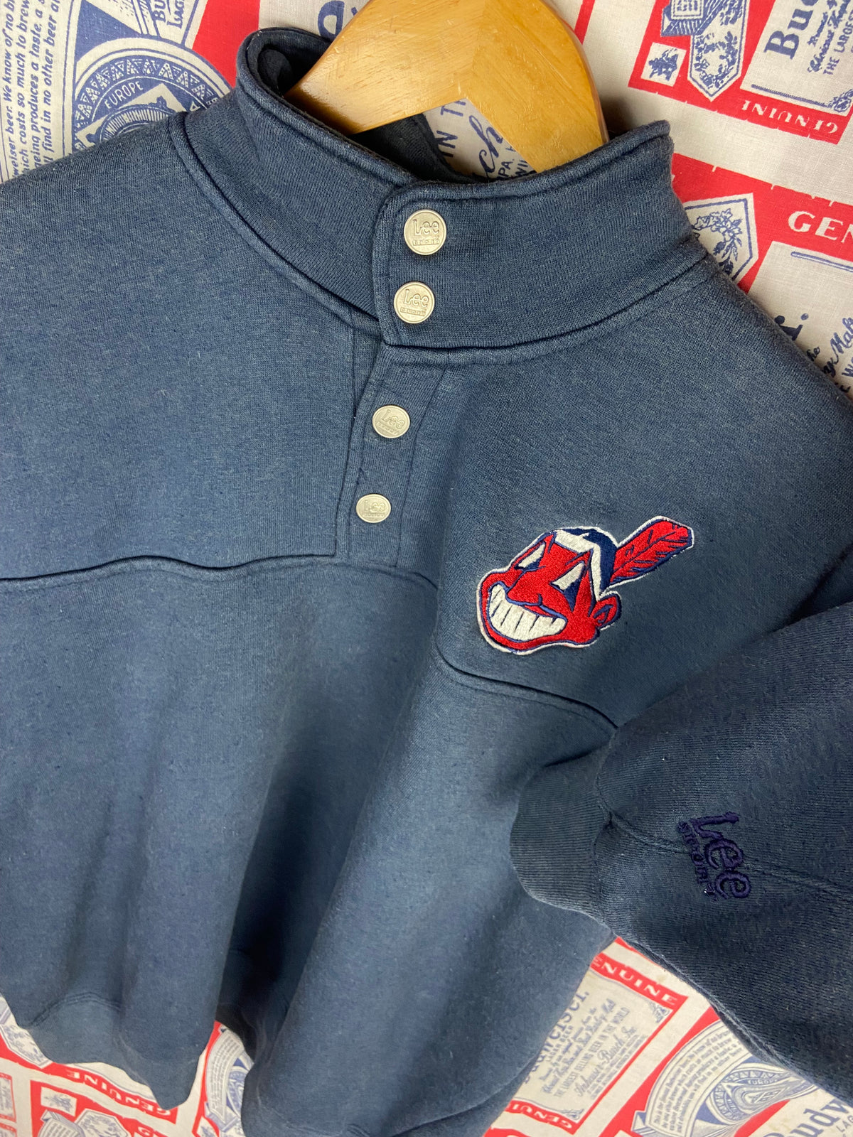 Vintage 1990s Lee Sport Cleveland Indians Pullover Large(24”x27”)