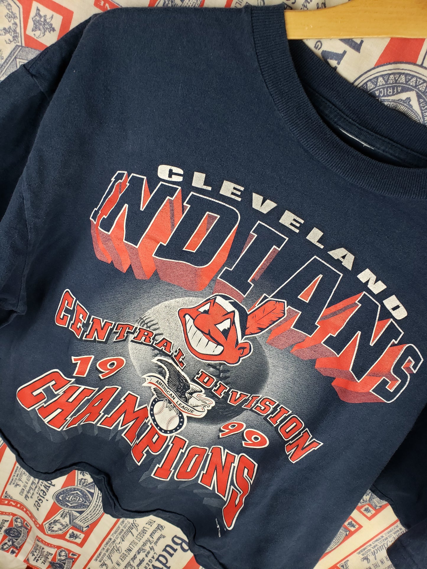 Vintage 1999 Hemmed Cleveland Indians Shirt(24"x23")L