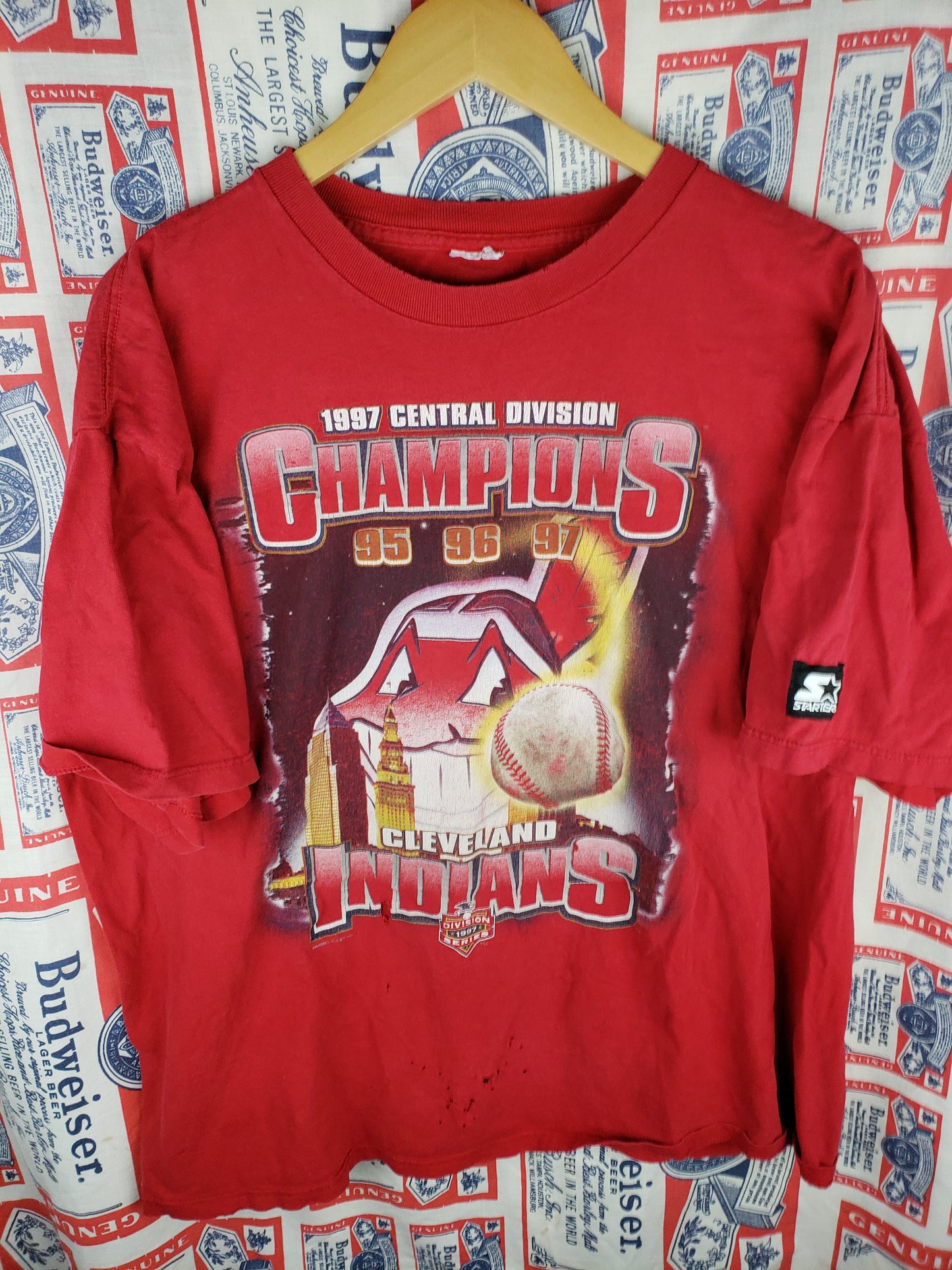 Vintage Distressed 1997 Starter Cleveland Indians Shirt(25"x28")XL