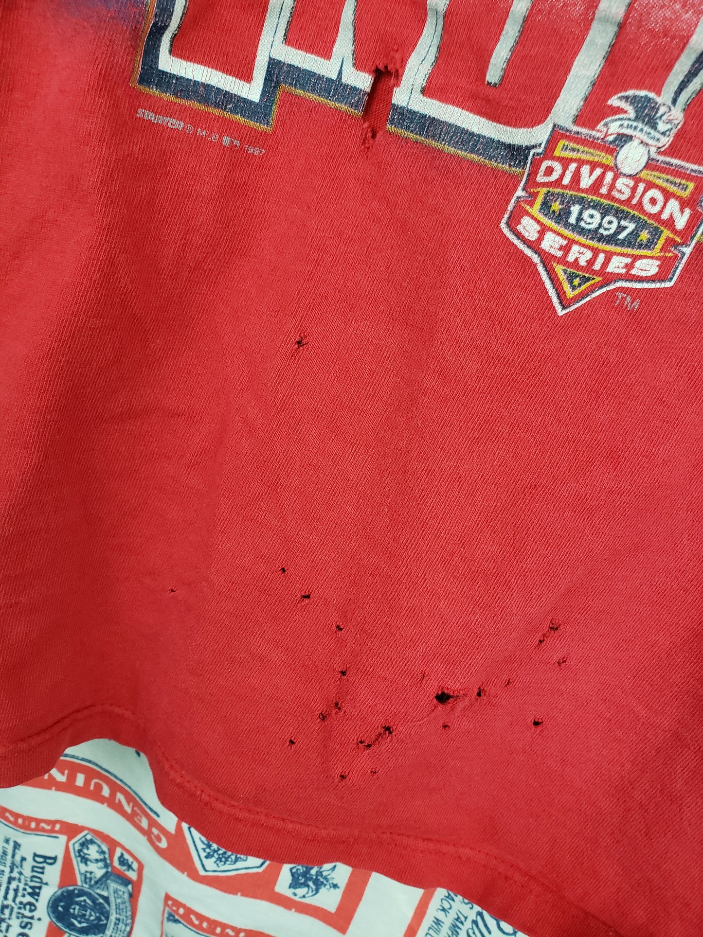 Vintage Distressed 1997 Starter Cleveland Indians Shirt(25"x28")XL