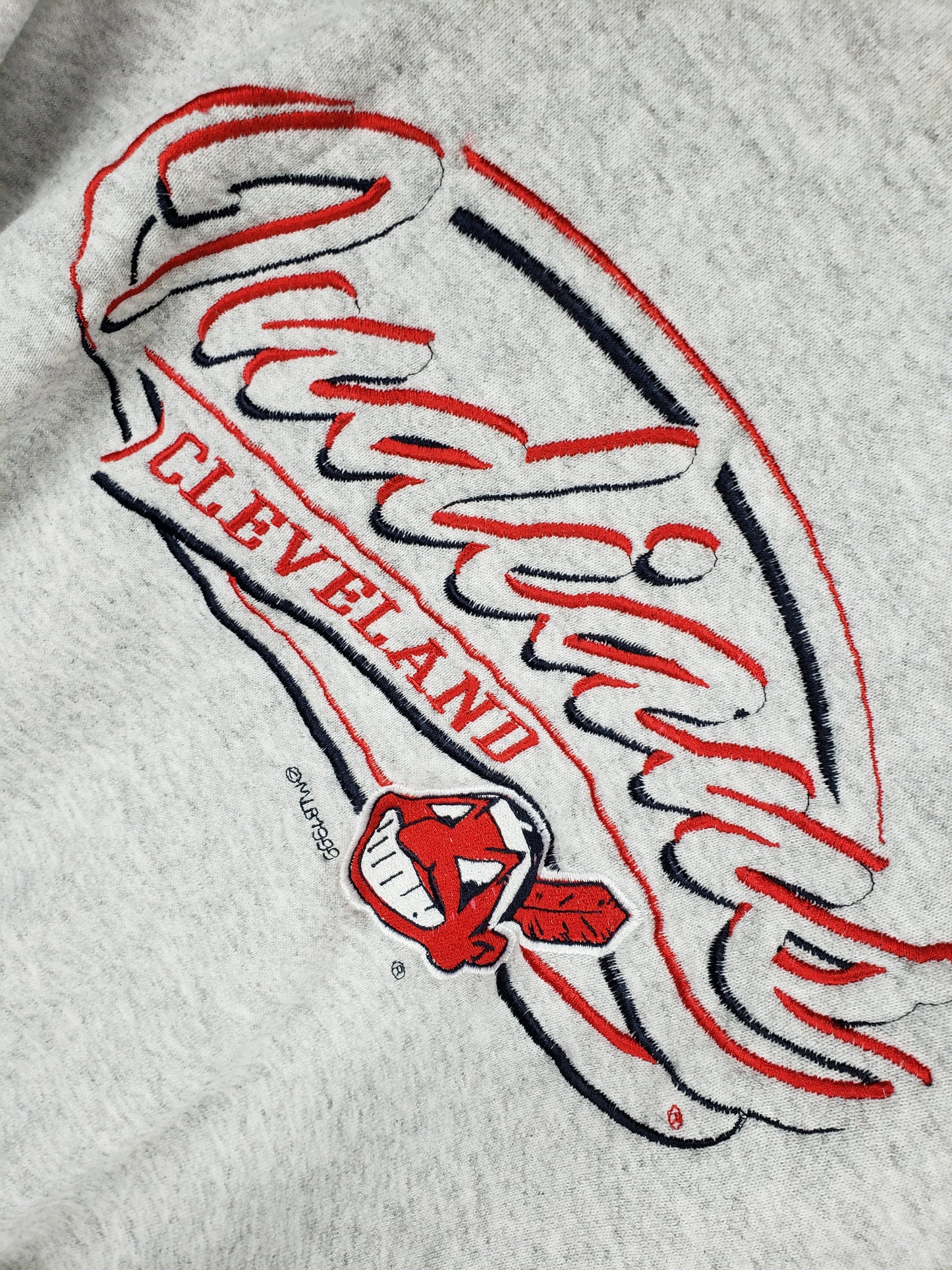 Vintage 1999 Cleveland Indians Embroidered Crewneck(23"x27.5")L