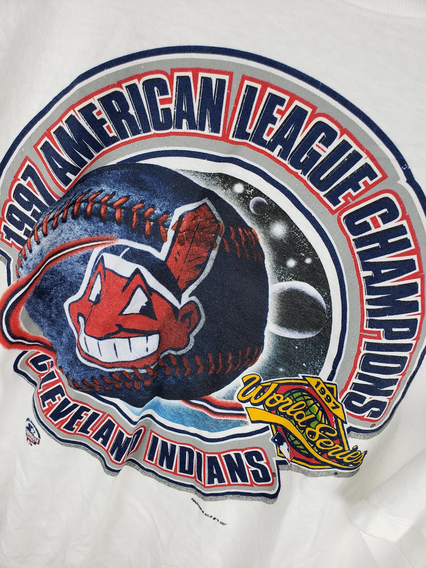 Vintage 1997 Starter Cleveland Indians Shirt(23"x30")L