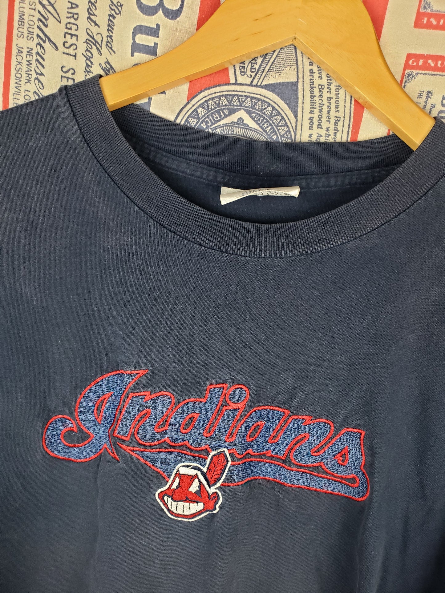 Vintage 1990s Cleveland Indians Embroidered Shirt(24"x29")XL