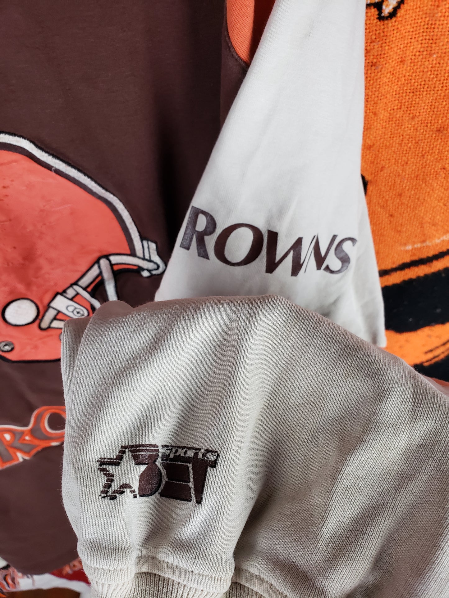 Vintage 1990s BET Limited Edition Cleveland Browns Long Sleeve(28"x30")XXL