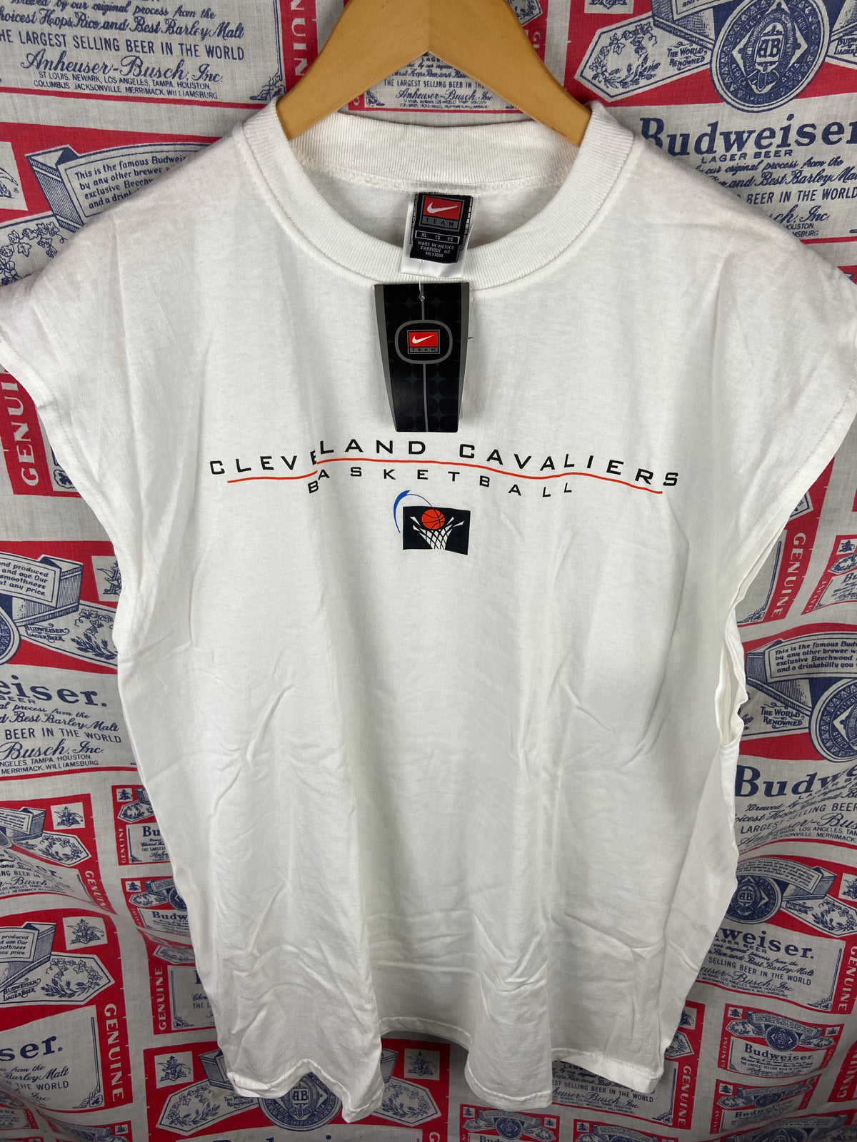 Vintage 1990s Nike Cleveland Cavaliers Sleeveless Shirt NWT XL(25”x33”)