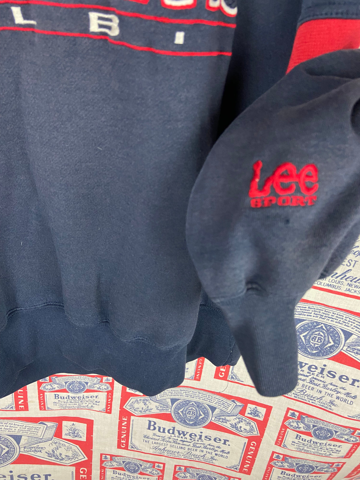 Vintage 1990s Lee Sport Cleveland Indians Embroidered Crewneck Medium(24”x26”)