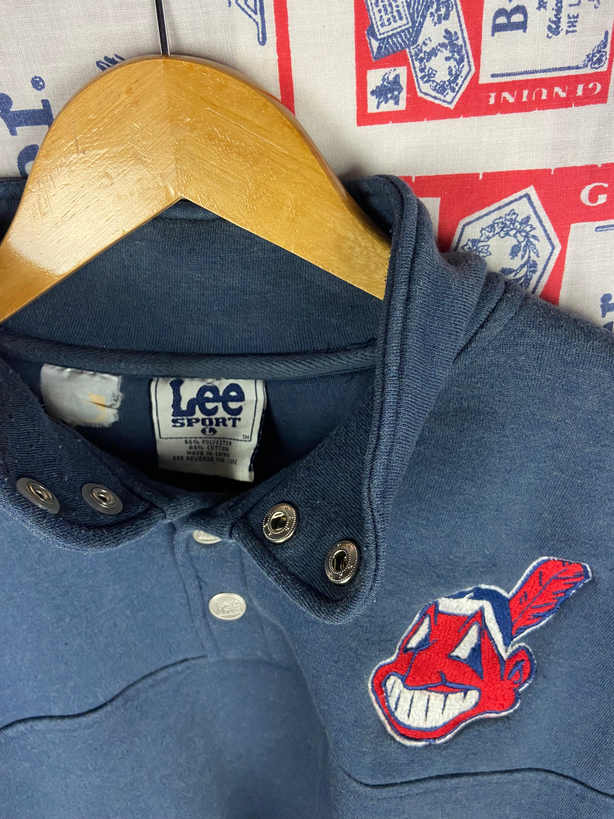 Vintage 1990s Lee Sport Cleveland Indians Pullover Large(24”x27”)